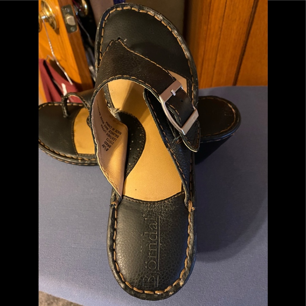 Ladies sandals